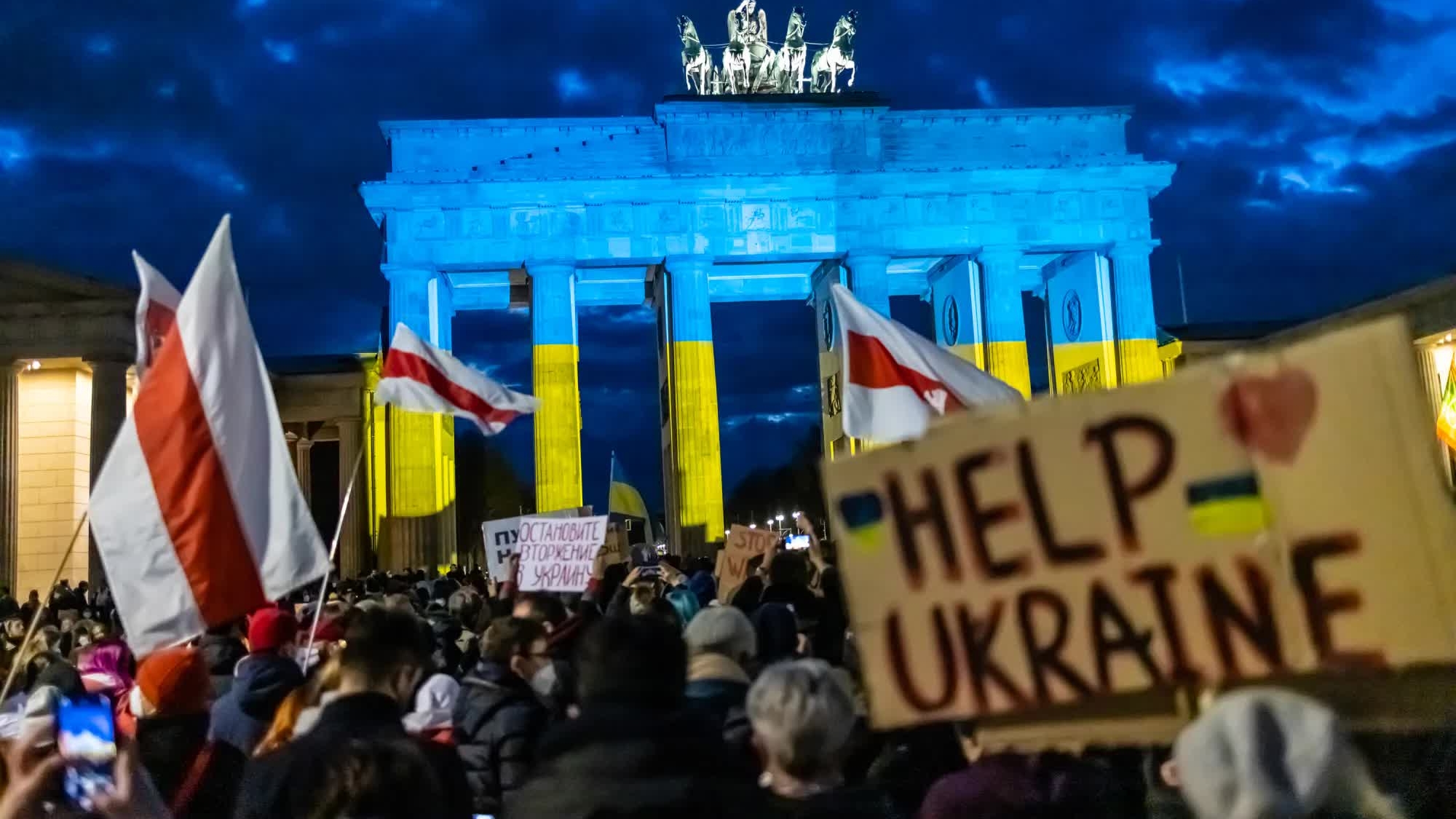 Đức muốn gia tăng sức ép lên Nga, cam kết hỗ trợ quân sự 1,4 tỷ USD cho Ukraine