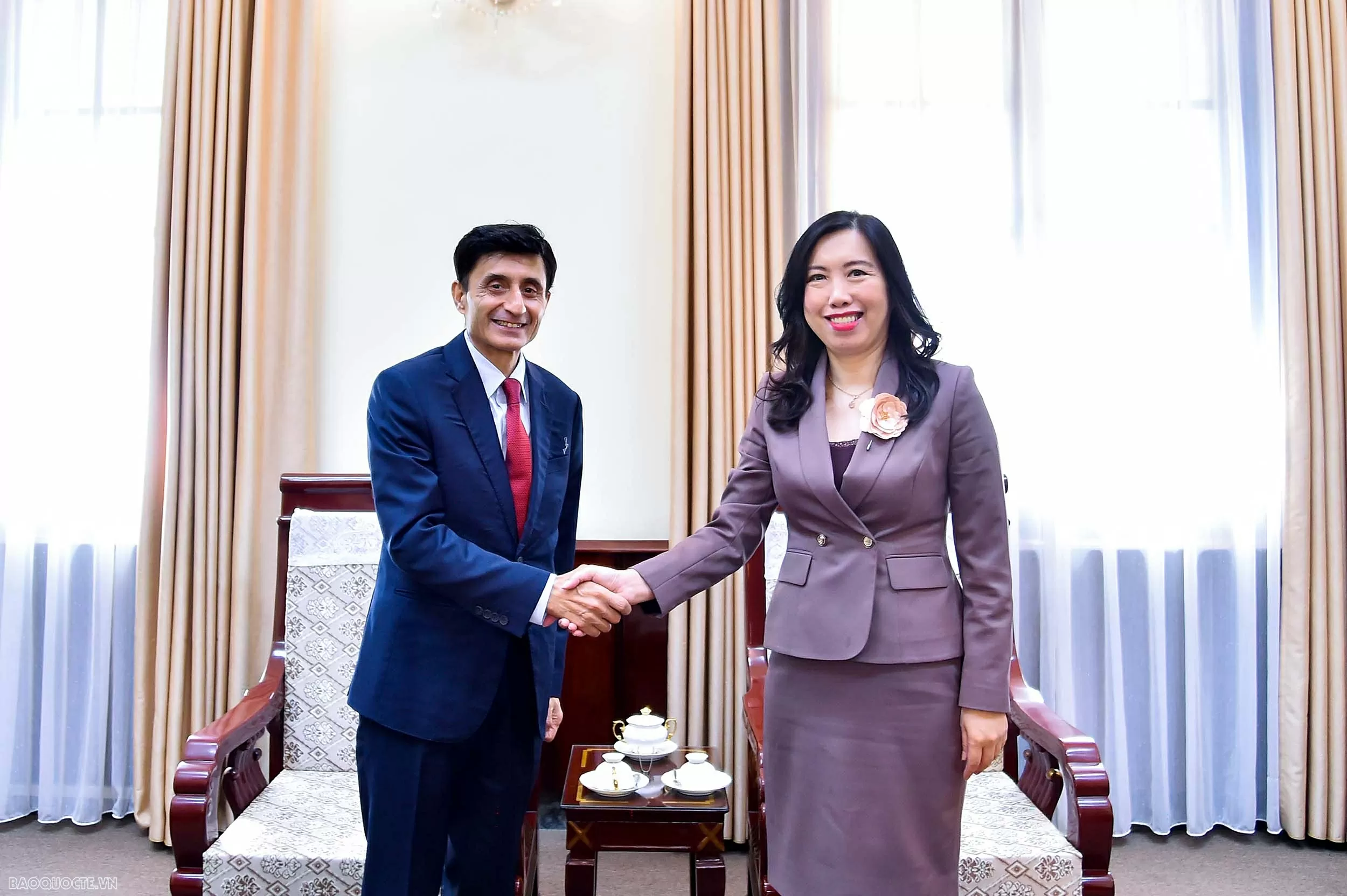 Thứ trưởng Lê Thị Thu Hằng tiếp Cố vấn cảnh sát Liên hợp quốc