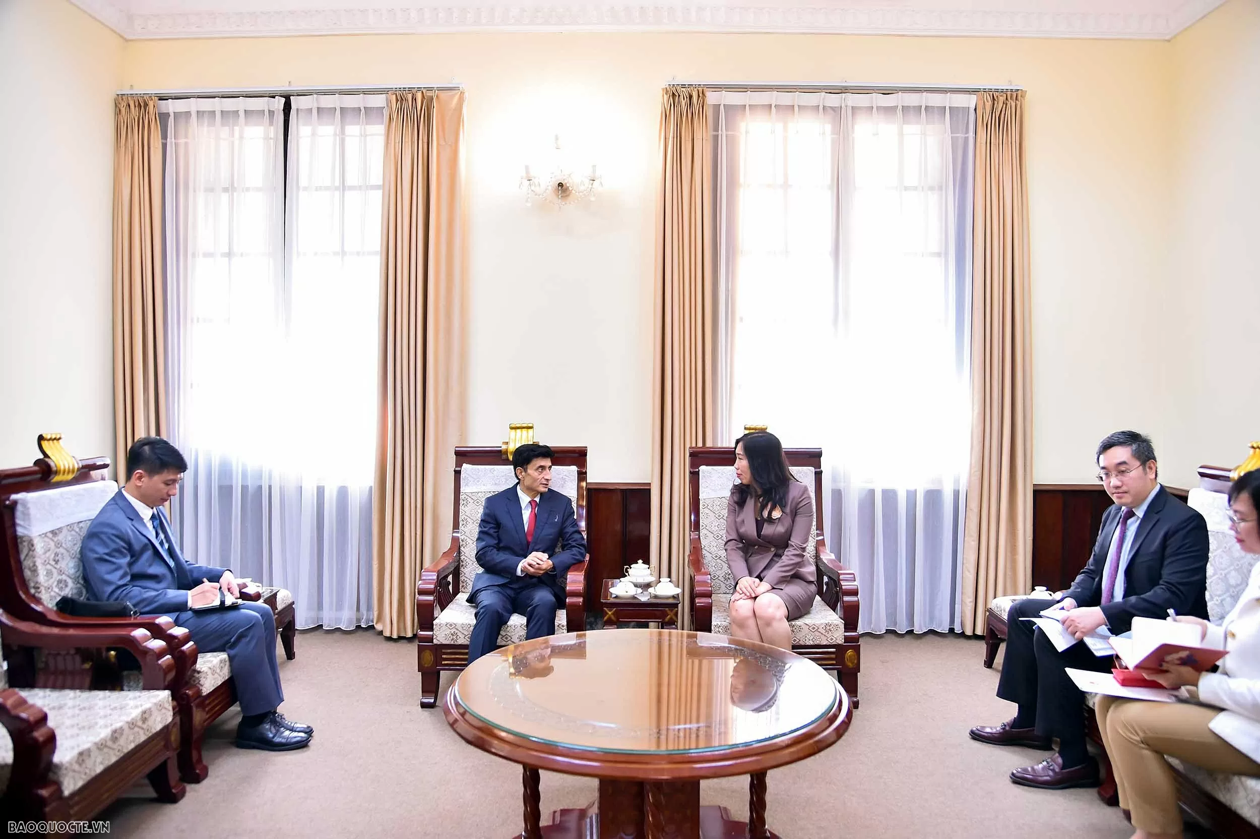 Thứ trưởng Lê Thị Thu Hằng tiếp Cố vấn cảnh sát Liên hợp quốc Thứ trưởng Lê Thị Thu Hằng tiếp Cố vấn cảnh sát Liên hợp quốc