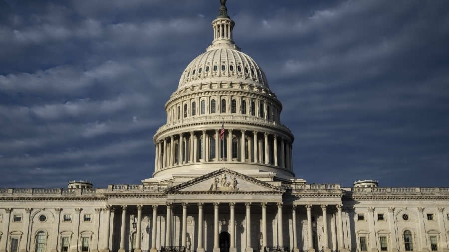 Mỹ: Quốc hội thông qua dự luật quốc phòng kỷ lục, đối lập với Tổng thống Trump trong thái độ với châu Âu, chi gần 1 tỷ USD cho Ukraine