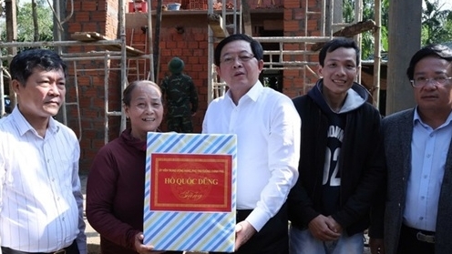 Phó Thủ tướng Hồ Quốc Dũng: Kịp thời hỗ trợ nhân dân ảnh hưởng bởi thiên tai sớm có nhà ở an toàn