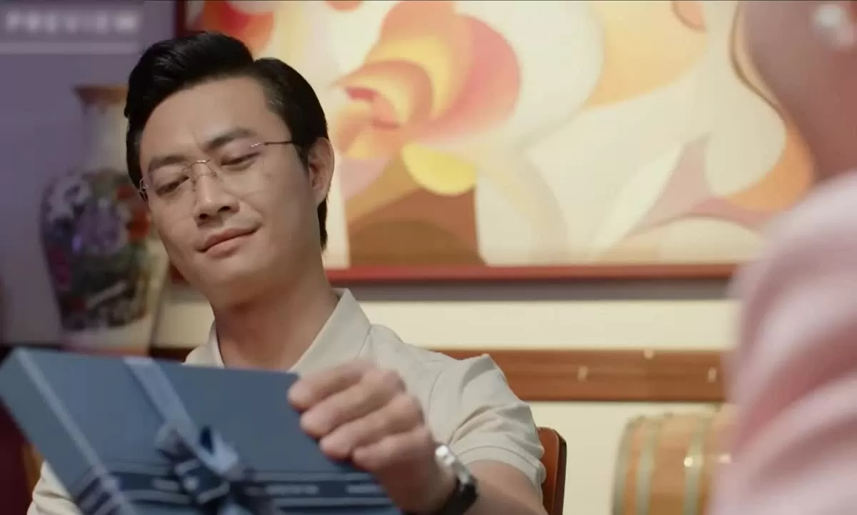 Lằn ranh tập 34: Khắc đối diện cám dỗ tiền bạc?