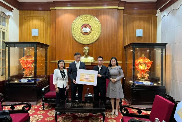 Kiều bào Pháp, Ba Lan, Hàn Quốc ủng hộ đồng bào trong nước khắc phục hậu quả mưa bão Kiều bào Pháp, Ba Lan, Hàn Quốc ủng hộ đồng bào trong nước khắc phục hậu quả mưa bão