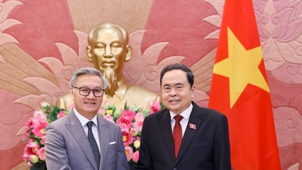 Quan hệ Việt Nam-Lào tiếp tục củng cố vững chắc, gắn bó và tin cậy