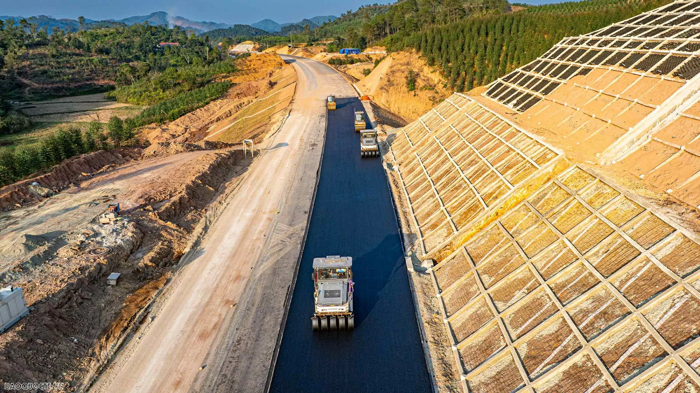 Công trường cao tốc Hữu Nghị-Chi Lăng cận ngày thông tuyến nnn