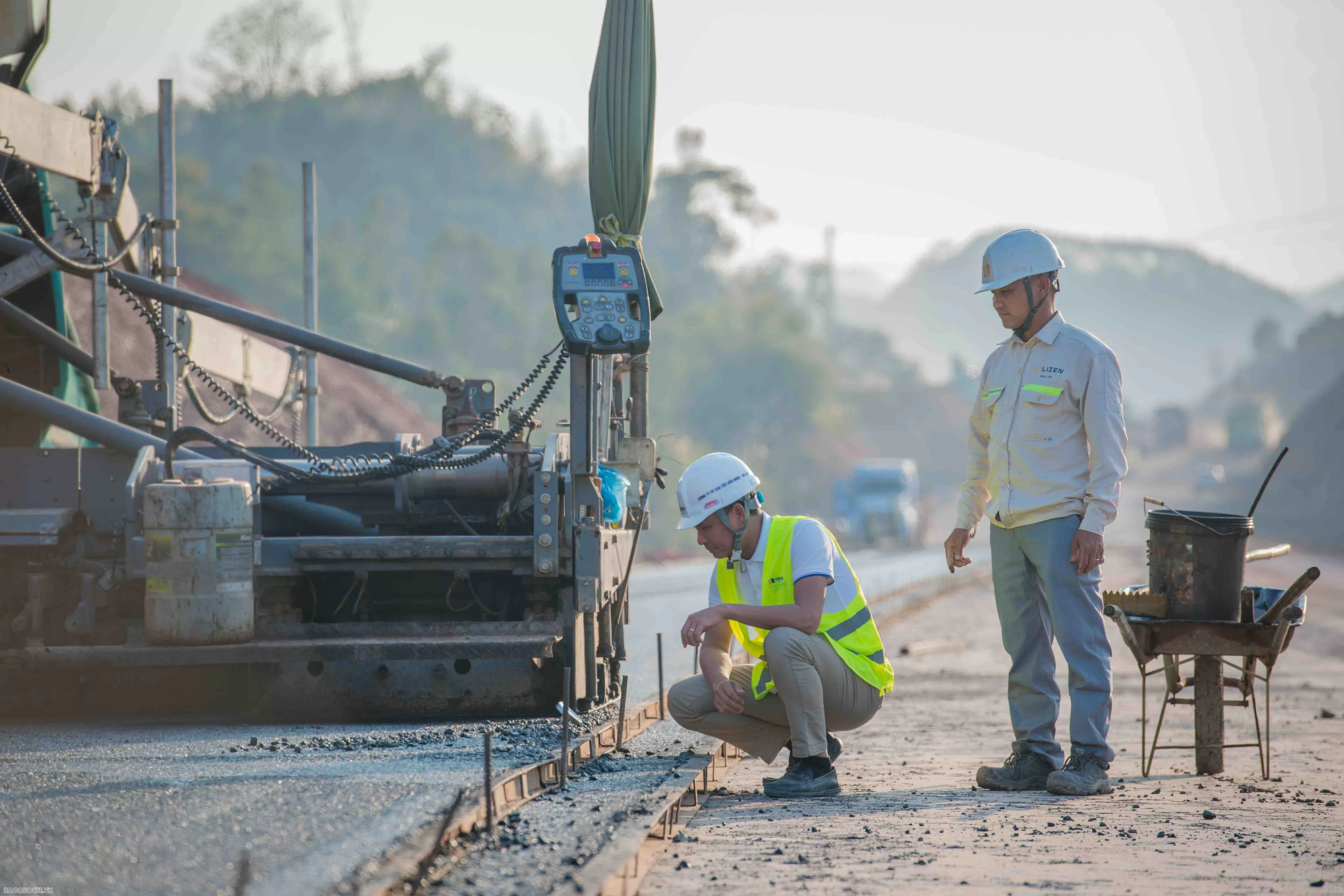 Công trường cao tốc Hữu Nghị-Chi Lăng cận ngày thông tuyến nnn