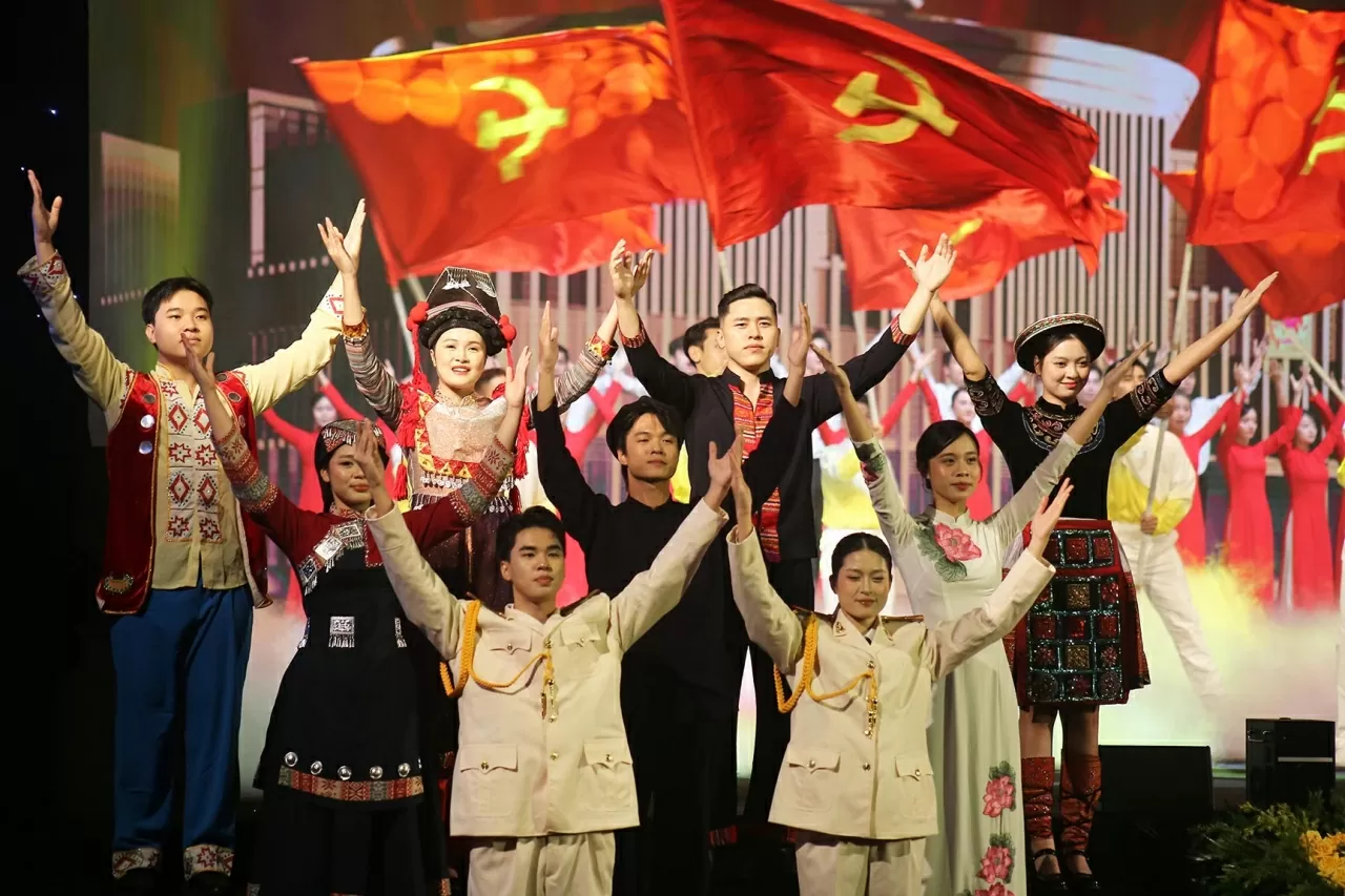 Các tiết mục văn nghệ tại Lễ trao giải. (Ảnh: Thành Long)