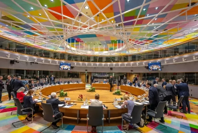 Hội nghị thượng đỉnh EU kết thúc: Đạt thỏa thuận 90 tỷ Euro cho Ukraine vay, thất bại trong mưu tính sử dụng tài sản Nga bị phong tỏa Hội nghị thượng đỉnh EU kết thúc: Đạt thỏa thuận 90 tỷ Euro cho Ukraine vay, thất bại trong mưu tính sử dụng tài sản Nga bị phong tỏa