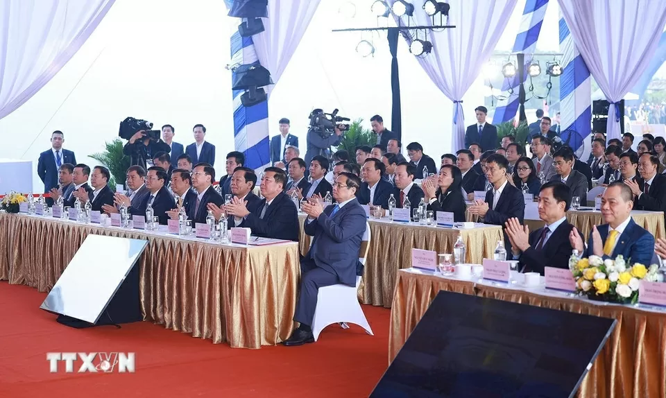Chào mừng Đại hội lần thứ XIV của Đảng: Khởi công, khánh thành, thông xe kỹ thuật 234 dự án, công trình trọng điểm Chào mừng Đại hội lần thứ XIV của Đảng: Khởi công, khánh thành, thông xe kỹ thuật 234 dự án, công trình trọng điểm