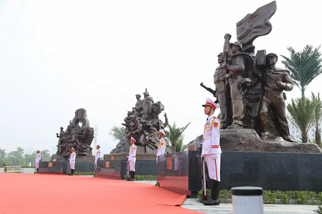 Khánh thành Khu biểu tượng tình đoàn kết, hữu nghị quốc tế tại Bảo tàng Lịch sử quân sự Việt Nam