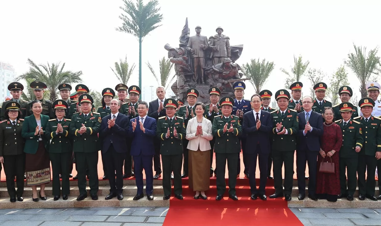 Khánh thành Khu biểu tượng tình đoàn kết, hữu nghị quốc tế tại Bảo tàng Lịch sử quân sự Việt Nam