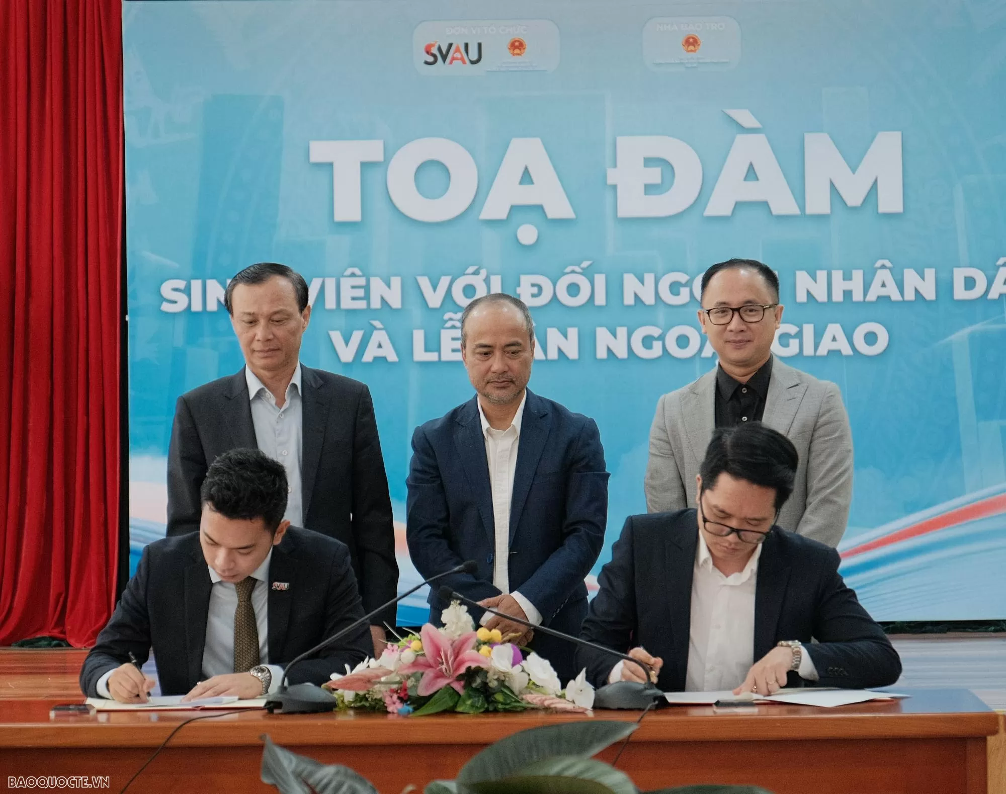 Phát huy vai trò đại sứ nhân dân của sinh viên Việt Nam trong bối cảnh hội nhập quốc tế sinh viên với lễ tân ngoại giao và ngoại giao nhân dân
