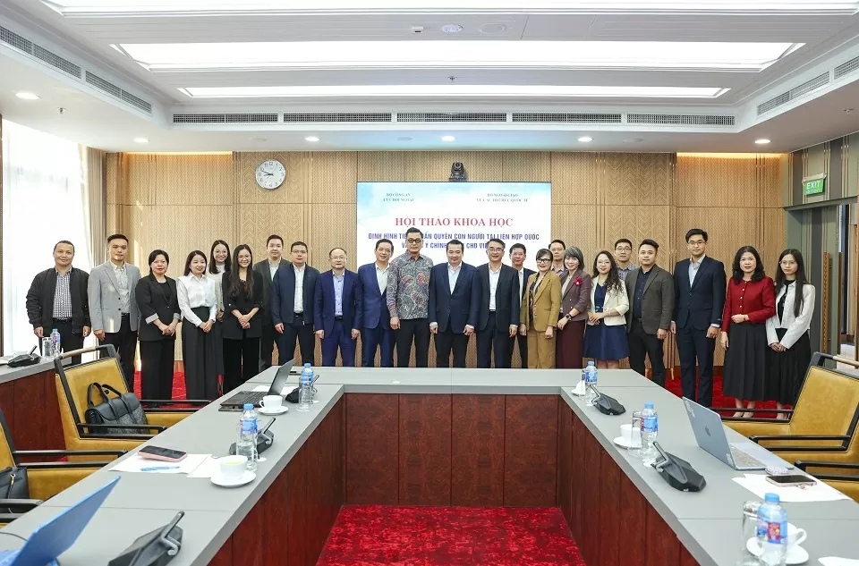 Định hình tiêu chuẩn quyền con người mới tại Liên hợp quốc và hàm ý chính sách cho Việt Nam Định hình tiêu chuẩn quyền con người mới tại Liên hợp quốc và hàm ý chính sách cho Việt Nam