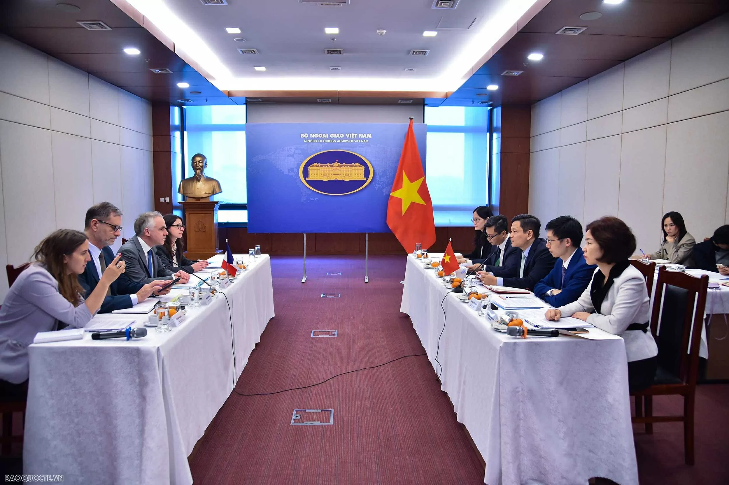 Thứ trưởng Lê Thị Thu Hằng tiếp Vụ trưởng Vụ Á - Úc, Bộ Ngoại giao Pháp