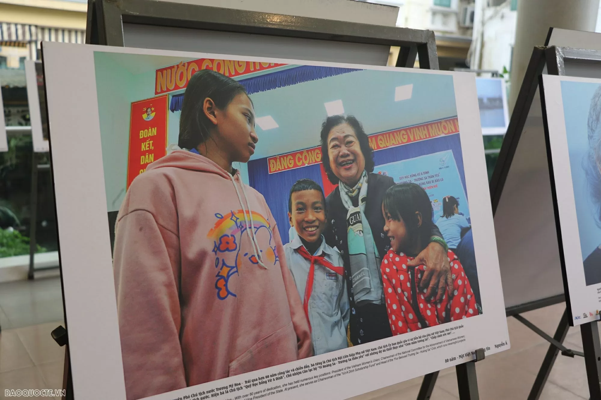 ra mắt sách một việt nam vững tin