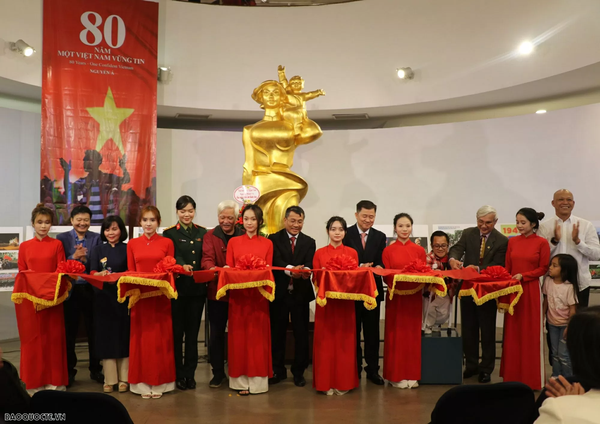 ra mắt sách một việt nam vững tin ra mắt sách một việt nam vững tin