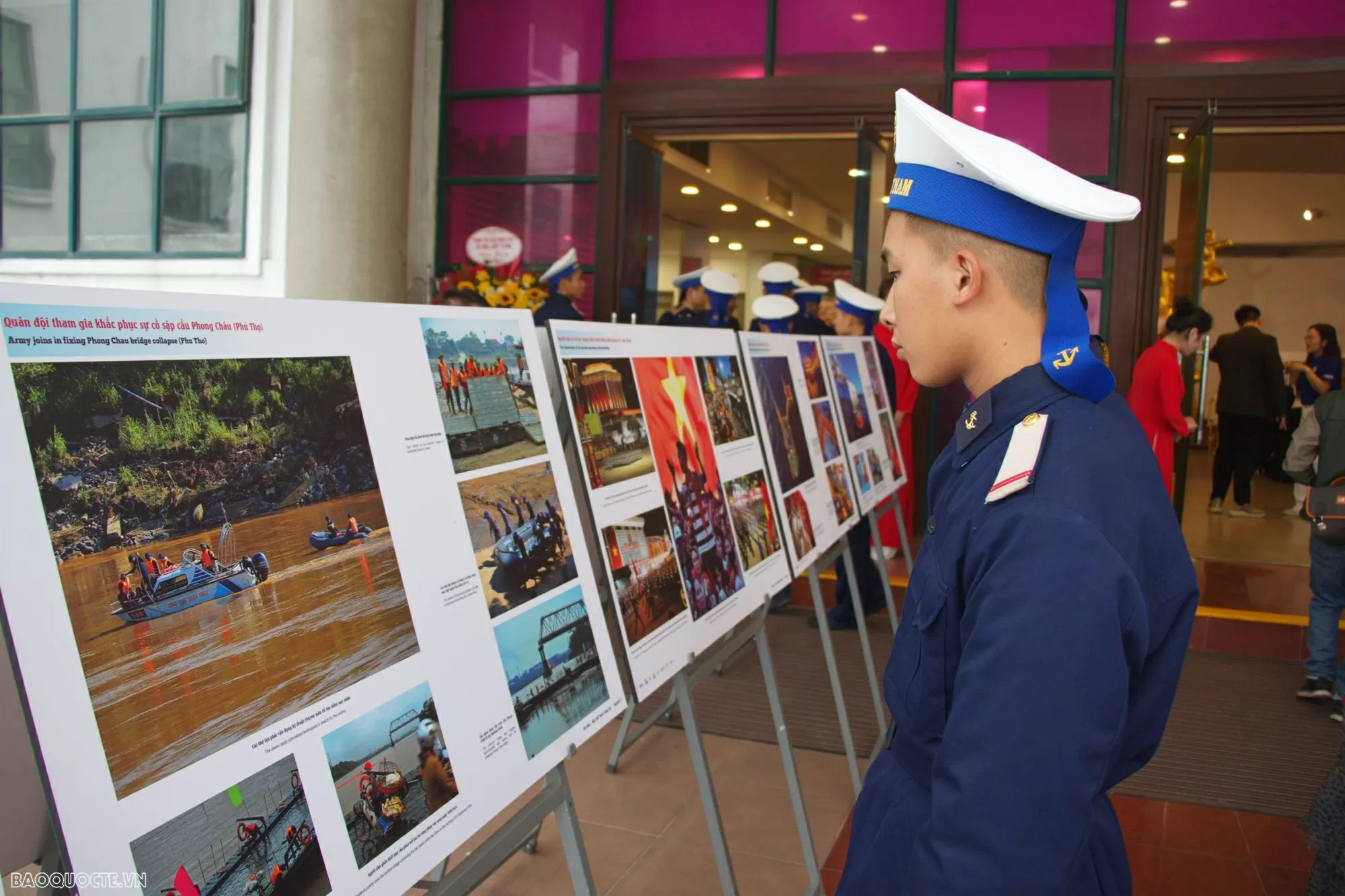 ra mắt sách một việt nam vững tin