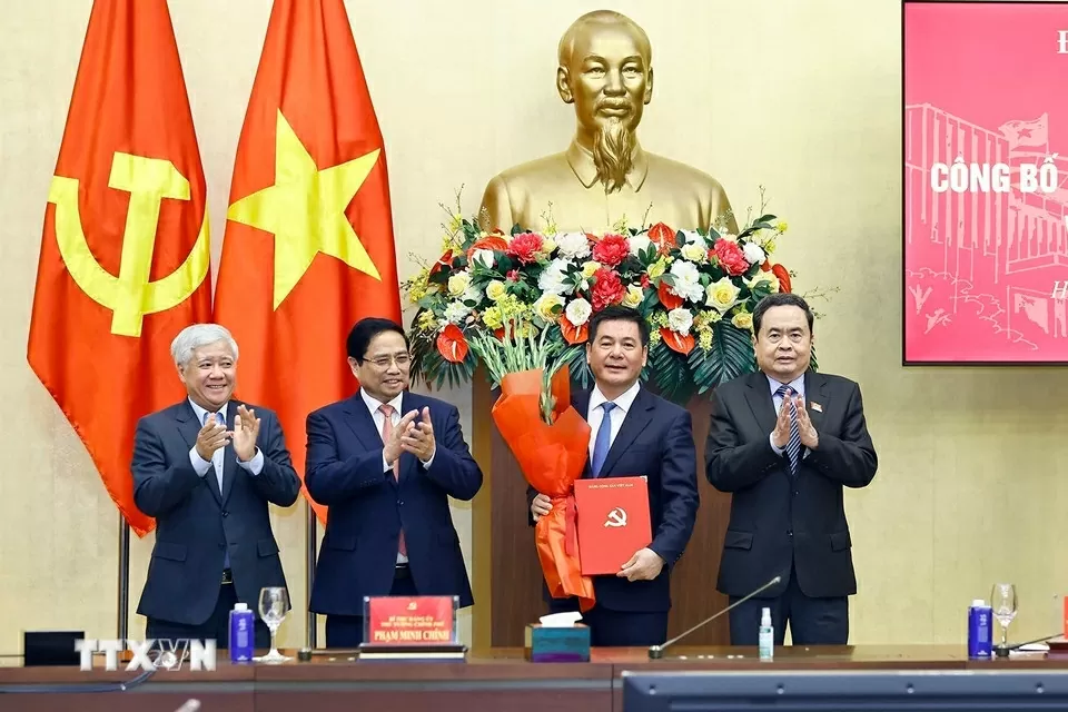 Điều động, phân công đồng chí Nguyễn Hồng Diên giữ chức Phó Bí thư chuyên trách Đảng ủy Quốc hội