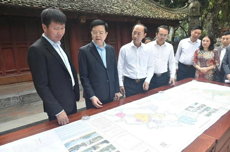 Phó Thủ tướng Mai Văn Chính kiểm tra công tác quy hoạch di sản tại Ninh Bình Phó Thủ tướng Mai Văn Chính kiểm tra công tác quy hoạch di sản tại Ninh Bình
