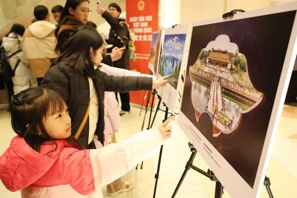 Rực rỡ những sắc màu văn hoá Việt Nam tại Trung Quốc Rực rỡ những sắc màu văn hoá Việt Nam tại Trung Quốc