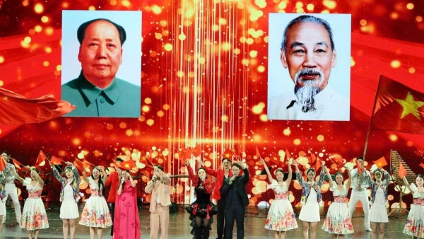 Trang trọng và ấm áp Ngày văn hoá Việt Nam tại Trung Quốc