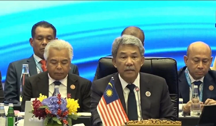 Căng thẳng Campuchia-Thái Lan: Các bộ trưởng ngoại giao ASEAN bắt đầu họp tìm giải pháp, Mỹ hoan nghênh, Malaysia nhấn mạnh ưu tiên hàng đầu Căng thẳng Campuchia-Thái Lan: Các bộ trưởng ngoại giao ASEAN bắt đầu họp tìm giải pháp, Mỹ hoan nghênh, Malaysia nhấn mạnh ưu tiên hàng đầu