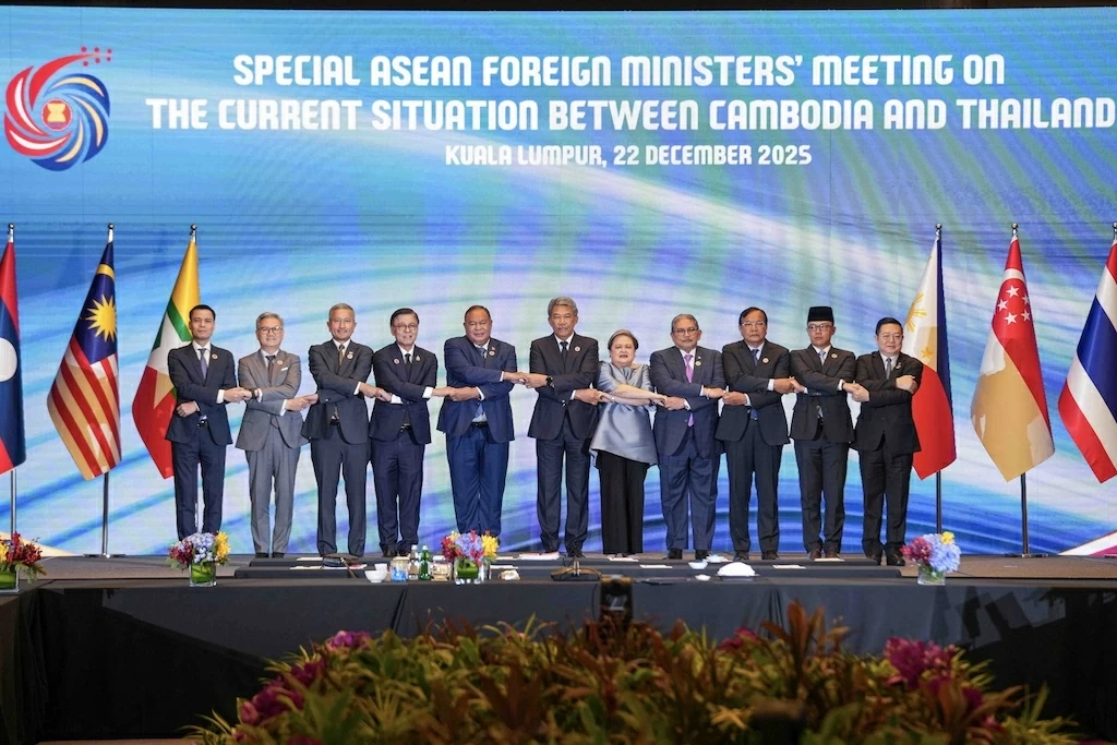 Tin Hội nghị Bộ trưởng Ngoại giao ASEAN đặc biệt về tình hình hiện nay giữa Campuchia và Thái Lan Tin Hội nghị Bộ trưởng Ngoại giao ASEAN đặc biệt về tình hình hiện nay giữa Campuchia và Thái Lan