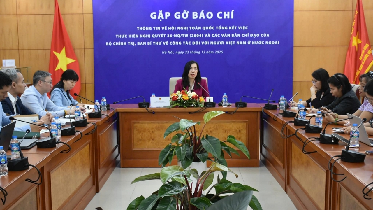 Đánh giá toàn diện về công tác đối với người Việt Nam ở nước ngoài trong hơn 20 năm qua