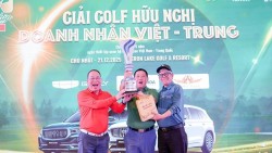 Khi những cú swing kết nối cộng đồng doanh nhân Việt – Trung