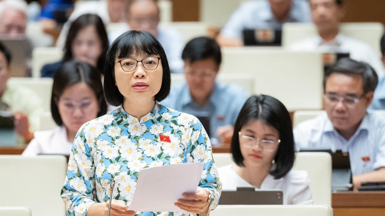 Đặt con người ở trung tâm phát triển bền vững