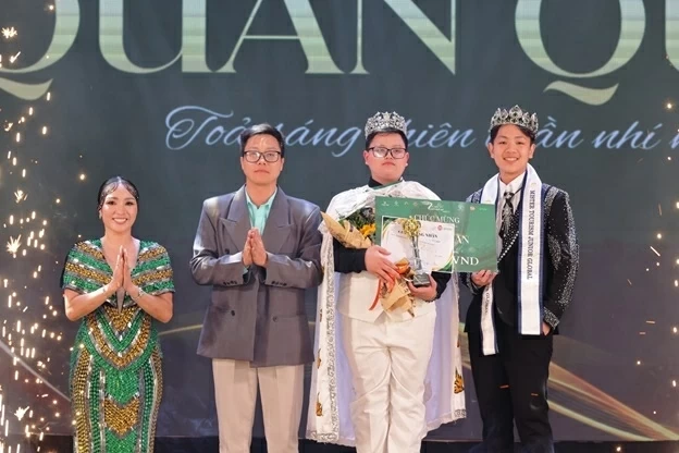 Đoàn Ngọc Gia Bảo giành ngôi Quán quân cuộc thi 'Tỏa sáng thiên thần nhí' mùa 6 năm 2025 Đoàn Ngọc Gia Bảo giành ngôi Quán quân cuộc thi 'Tỏa sáng thiên thần nhí' mùa 6 năm 2025