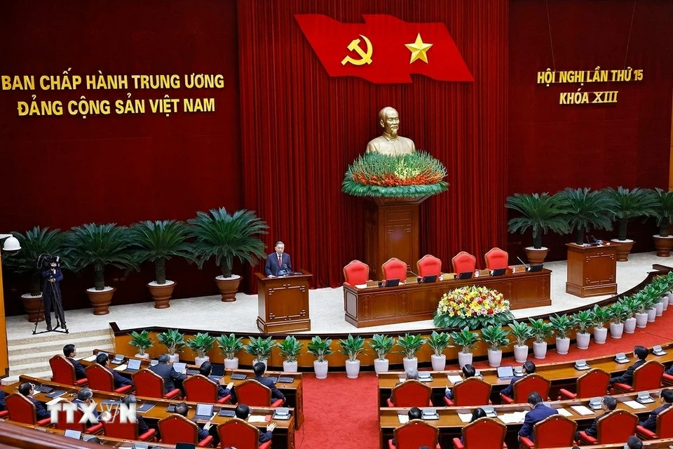 Thông báo Hội nghị lần thứ 15 Ban Chấp hành Trung ương Đảng khoá VIII