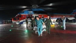 Chuyến bay sinh tử giữa trùng khơi: Cấp cứu đường không đưa hai bệnh nhân nguy kịch từ Trường Sa về đất liền