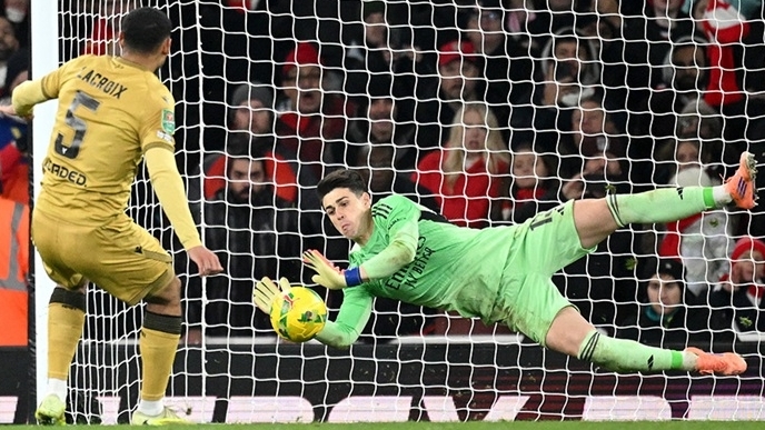 Giúp Arsenal vào bán kết Carabao, Kepa gửi 'cảnh báo' tới Chelsea