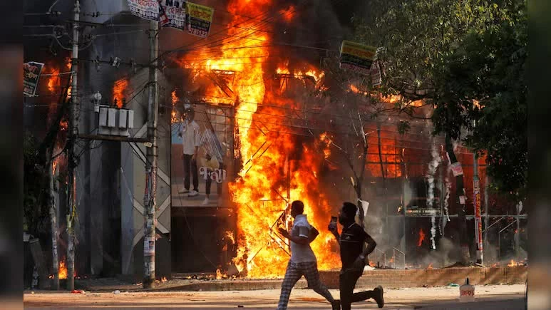 Căng thẳng Bangladeh-Ấn Độ: Dhaka phát tín hiệu đáng chú ý, New Delhi quan ngại tình hình an ninh của nước láng giềng Căng thẳng Bangladeh-Ấn Độ: Dhaka phát tín hiệu đáng chú ý, New Delhi quan ngại tình hình an ninh của nước láng giềng