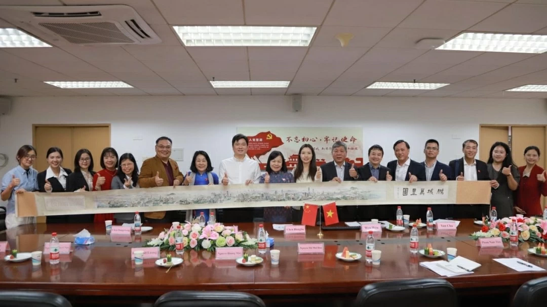 Việt Nam coi trọng cao độ giao lưu hợp tác với Trung Quốc trong lĩnh vực văn hóa, xã hội Việt Nam coi trọng cao độ giao lưu hợp tác với Trung Quốc trong lĩnh vực văn hóa, xã hội