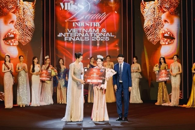 Á hậu 1 Nguyễn Thị Thủy - Ánh hào quang của một người phụ nữ đầy nội lực Á hậu 1 Nguyễn Thị Thủy - Ánh hào quang của một người phụ nữ đầy nội lực