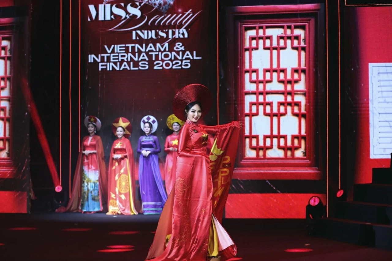 Á hậu 1 Nguyễn Thị Thủy - Ánh hào quang của một người phụ nữ đầy nội lực