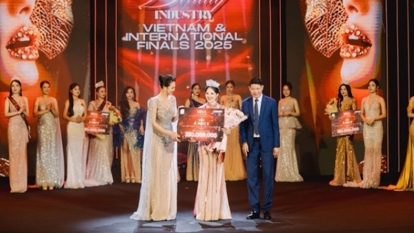 Á hậu 1 Nguyễn Thị Thủy - Ánh hào quang của một người phụ nữ đầy nội lực