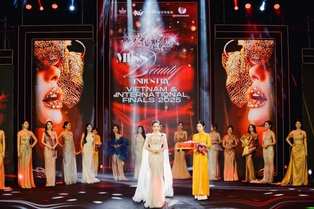 Á hậu 2 Hoa hậu ngành làm đẹp Việt Nam & Quốc tế gọi tên Nguyễn Thu Nga