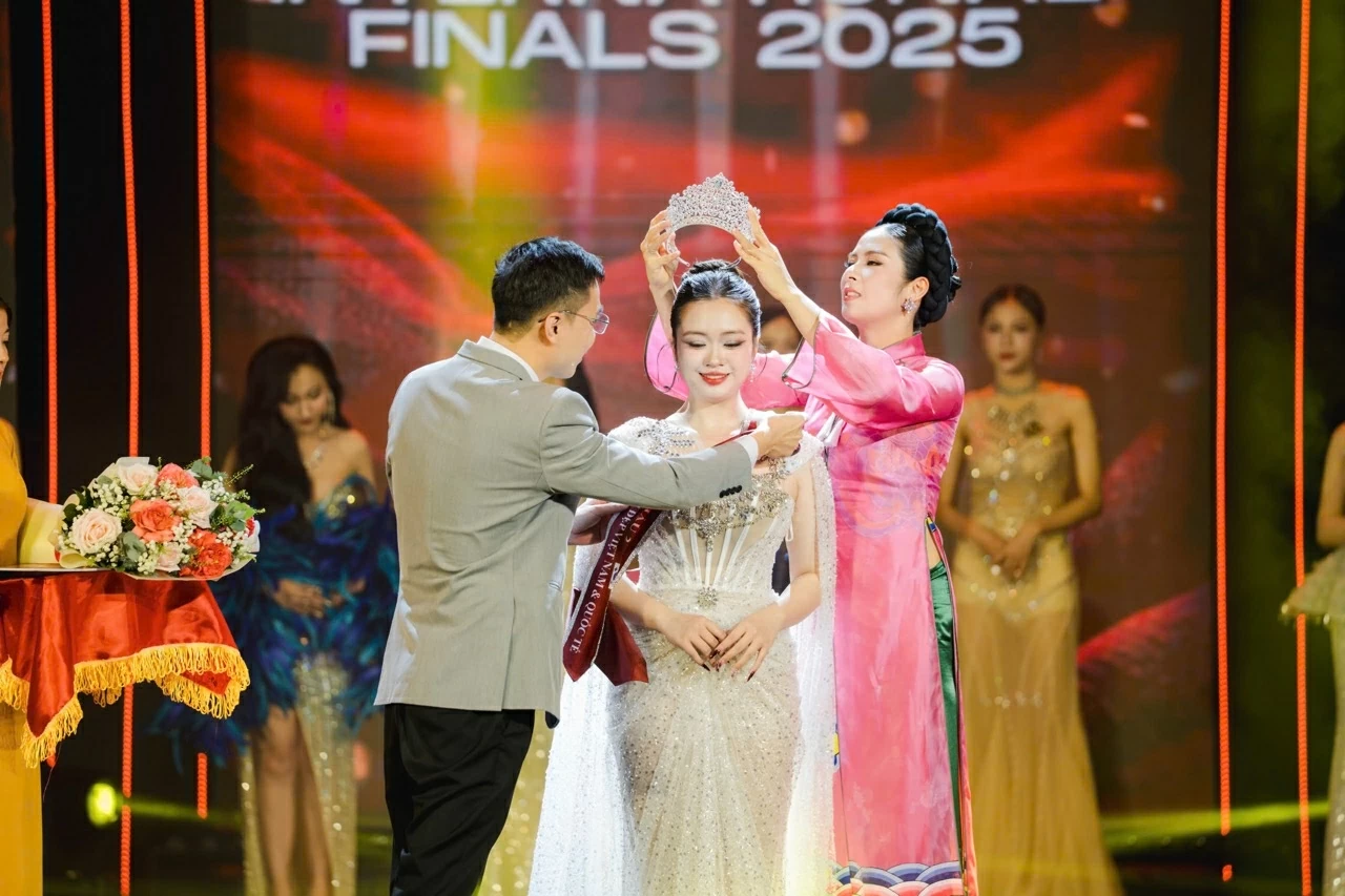 Nguyễn Thu Nga chính thức trở thành Á hậu 2 Hoa hậu ngành Làm đẹp Việt Nam & Quốc tế