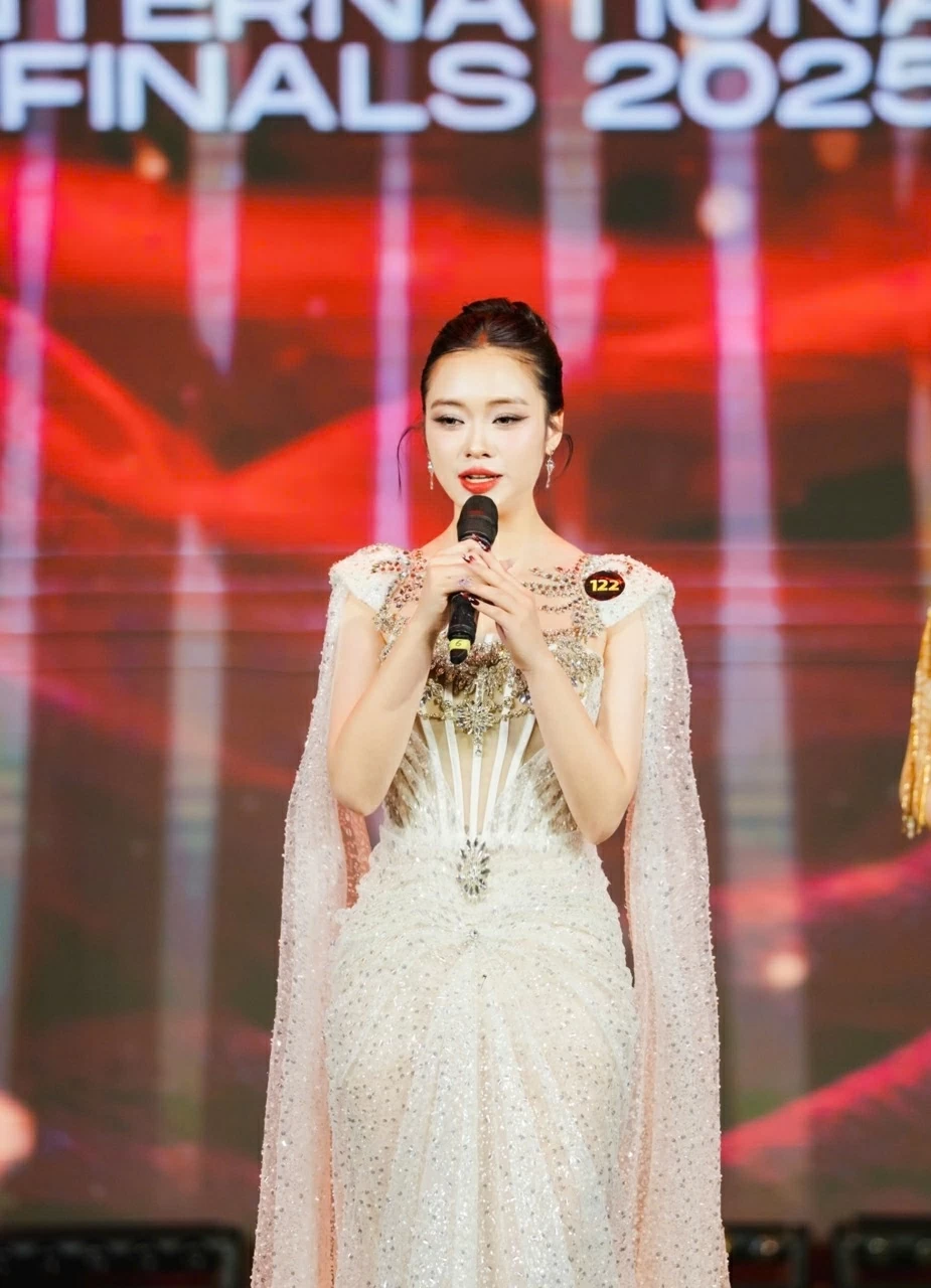 Á hậu 2 Hoa hậu ngành làm đẹp Việt Nam & Quốc tế gọi tên Nguyễn Thu Nga