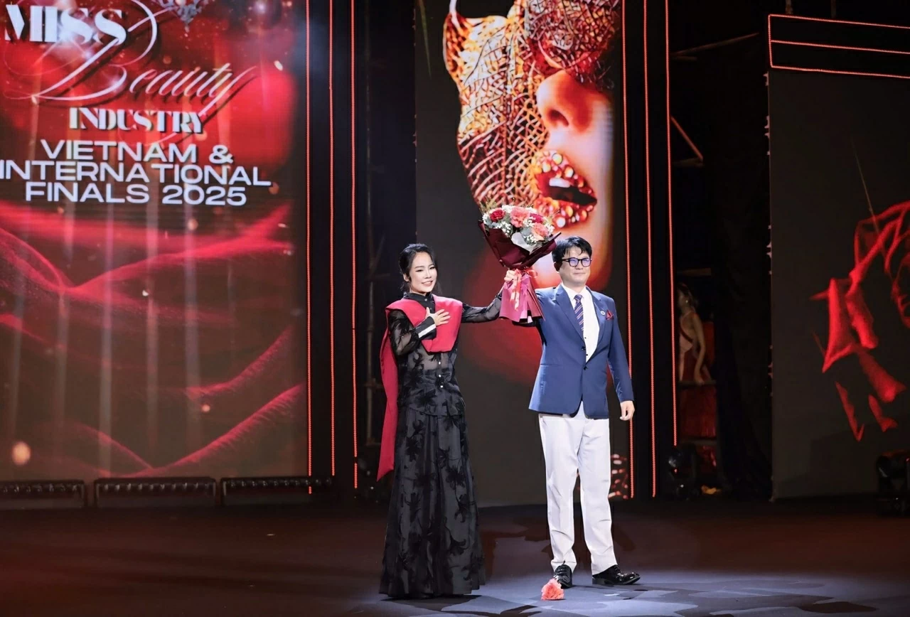 Nguyễn Thu Nga chính thức trở thành Á hậu 2 Hoa hậu ngành Làm đẹp Việt Nam & Quốc tế