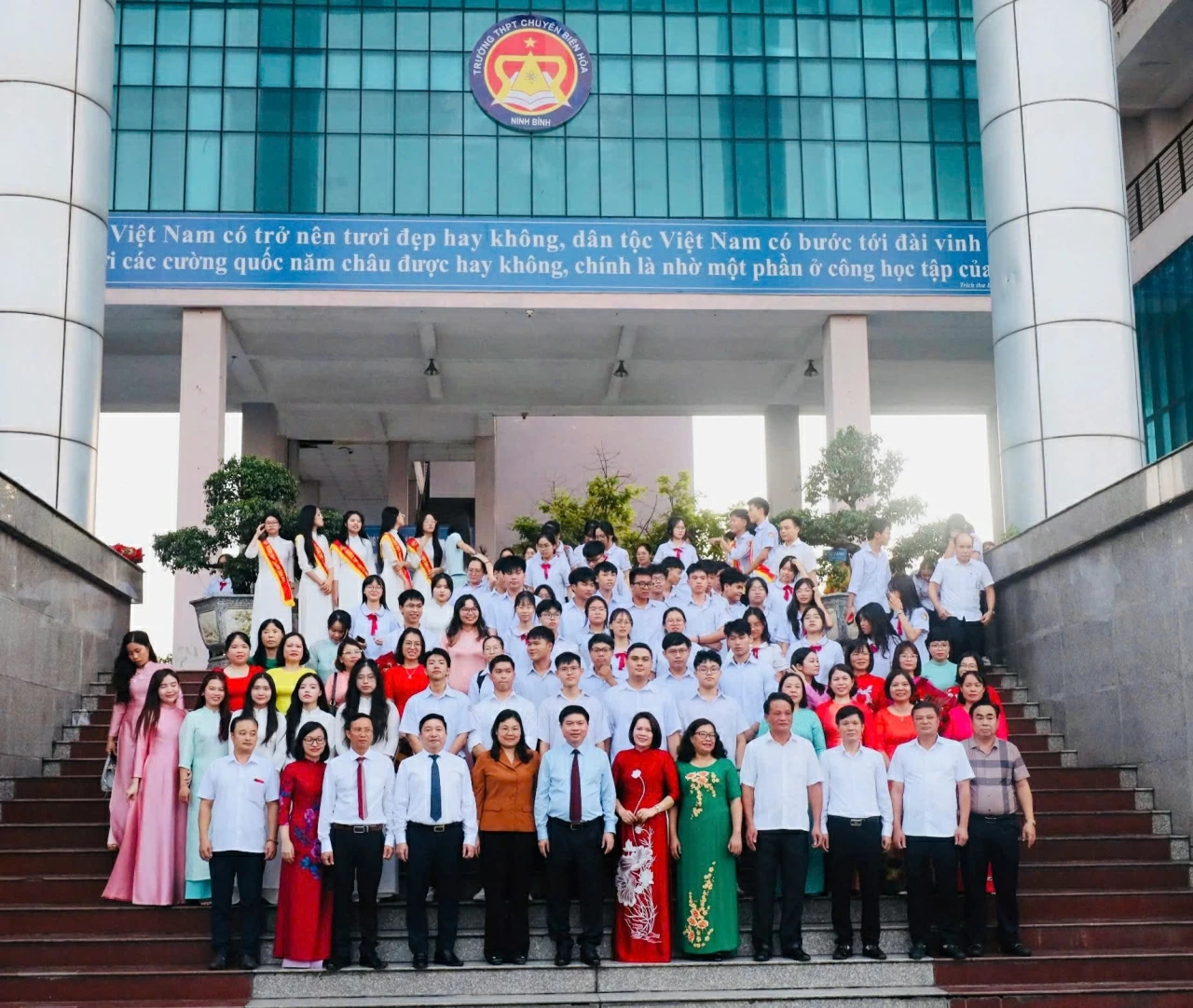 Trường THPT chuyên Biên Hòa (Ninh Bình): Hơn 60 năm xây dựng, phát triển và khẳng định vị thế trung tâm giáo dục mũi nhọn Trường THPT chuyên Biên Hòa (Ninh Bình): Hơn 60 năm xây dựng, phát triển và khẳng định vị thế trung tâm giáo dục mũi nhọn