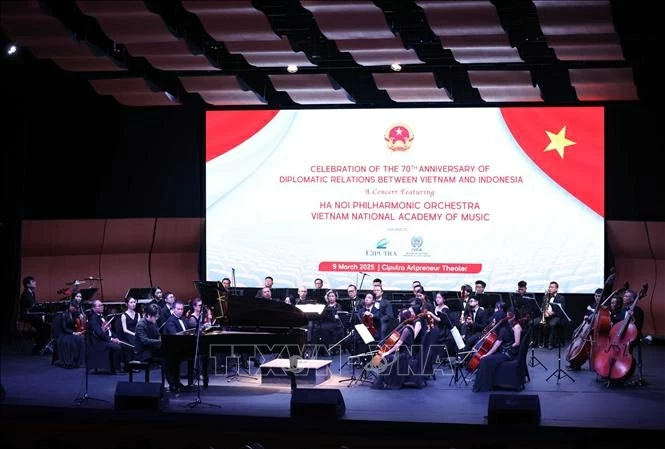 6C.52(V)  Lòng tin chắp cánh tương lai bền vững