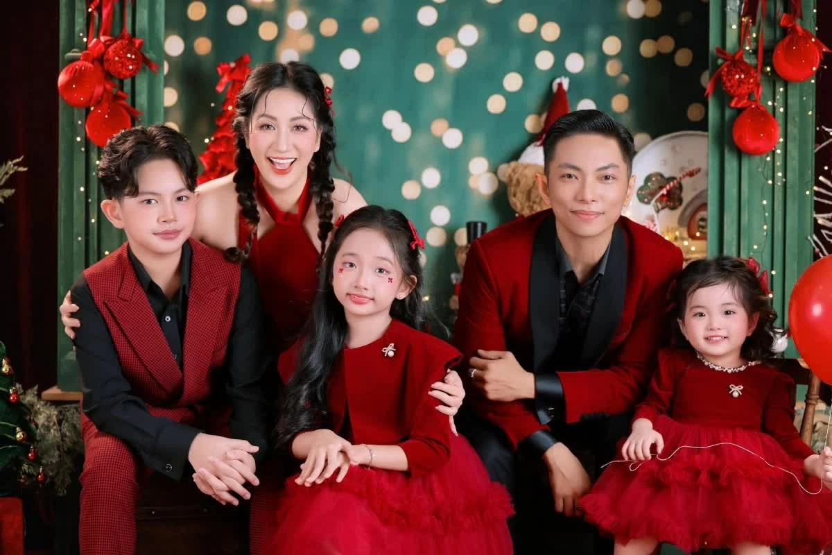 NSND Thu Hà và loạt sao Việt rộn ràng đón Giáng sinh