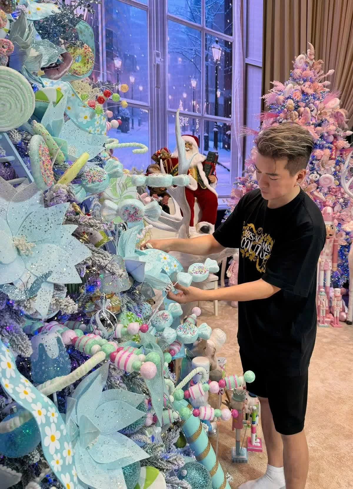 NSND Thu Hà và loạt sao Việt rộn ràng đón Giáng sinh