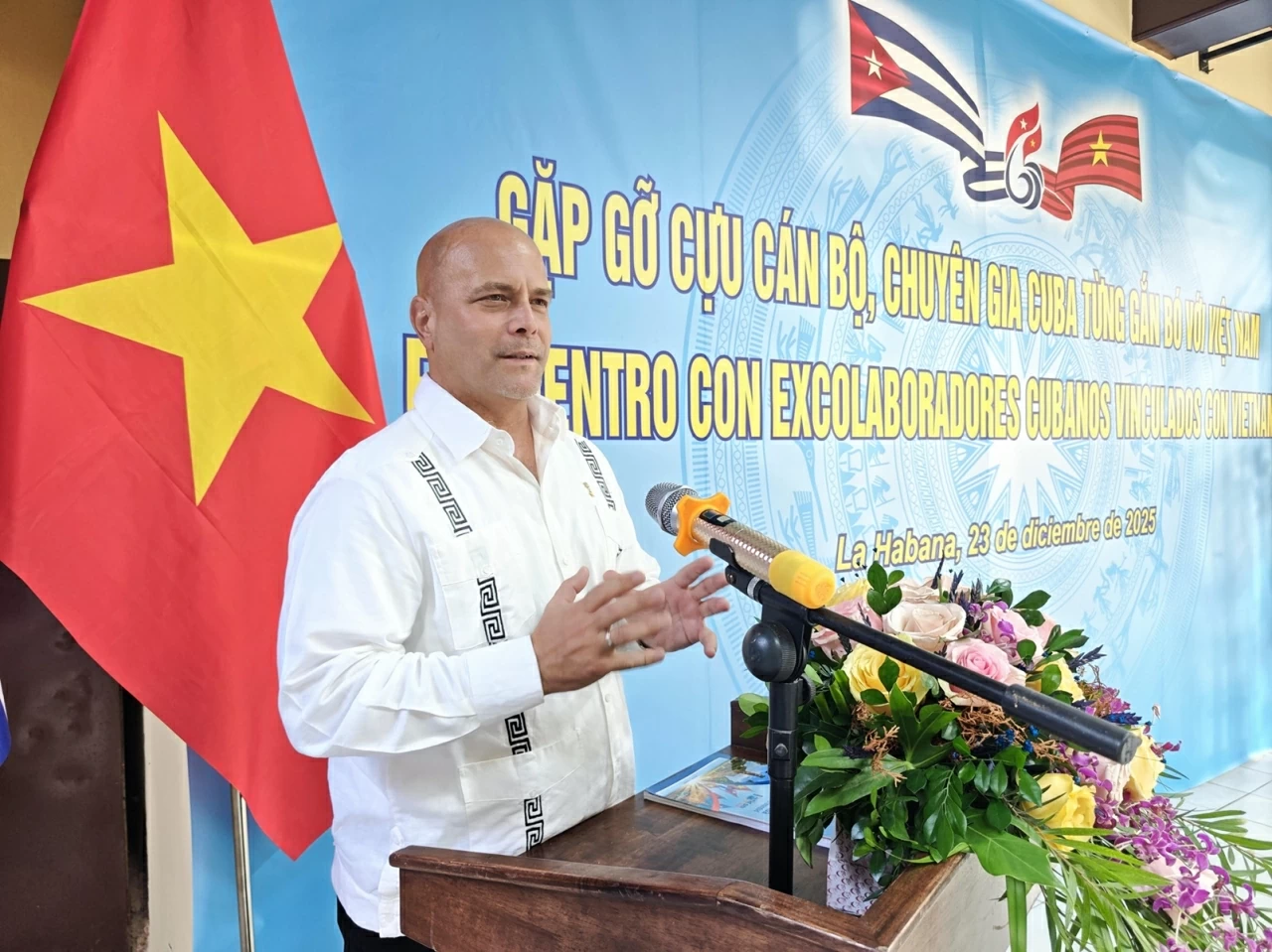 Gặp mặt cựu cán bộ, chuyên gia Cuba gắn bó với Việt Nam Gặp mặt cựu cán bộ, chuyên gia Cuba gắn bó với Việt Nam