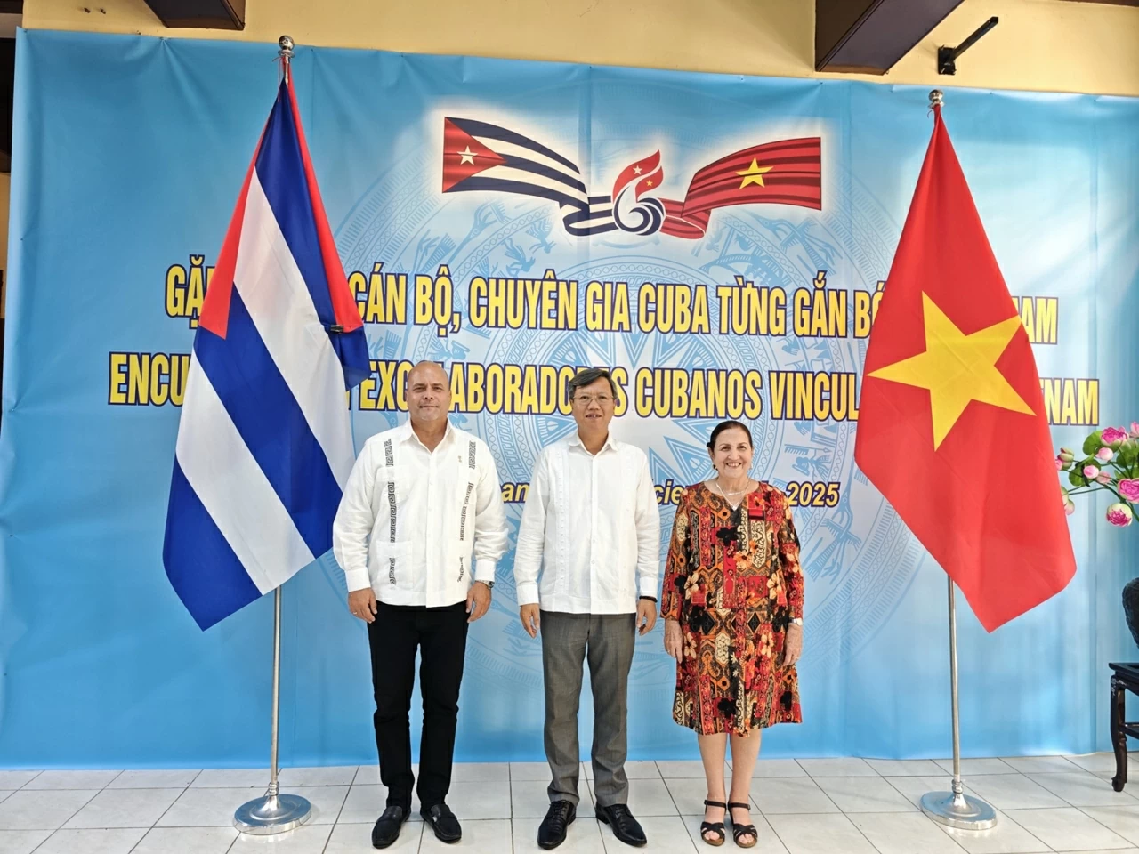 Gặp mặt cựu cán bộ, chuyên gia Cuba gắn bó với Việt Nam Gặp mặt cựu cán bộ, chuyên gia Cuba gắn bó với Việt Nam