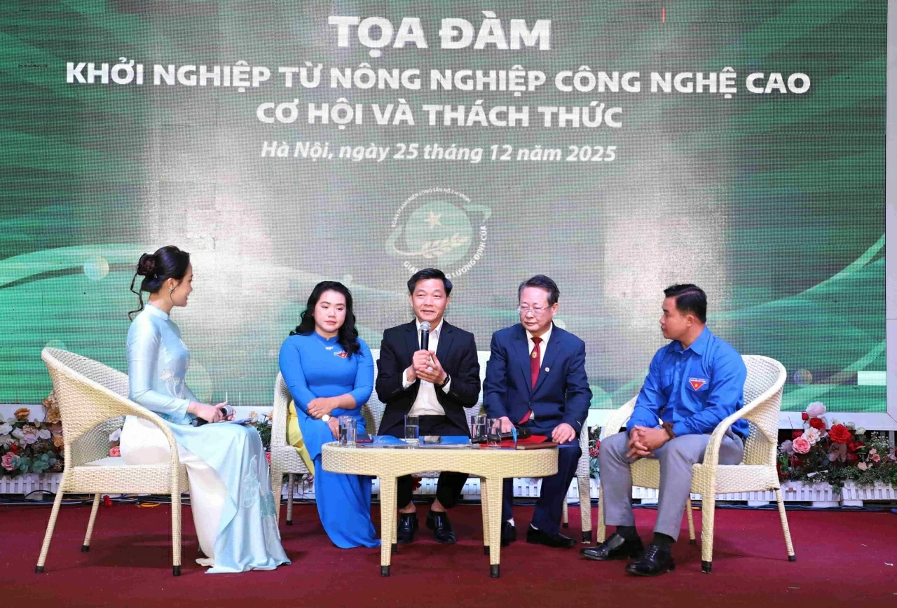 Khởi nghiệp nông nghiệp công nghệ cao: Cơ hội và thách thức đối với thanh niên Khởi nghiệp nông nghiệp công nghệ cao: Cơ hội và thách thức đối với thanh niên